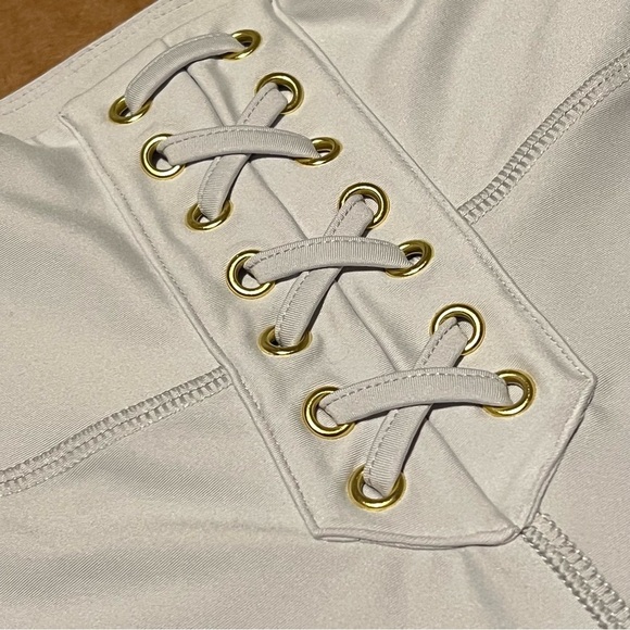 We Wore What light grey leggings with mock lace up detail, size S/P NWOT - Picture 3 of 12